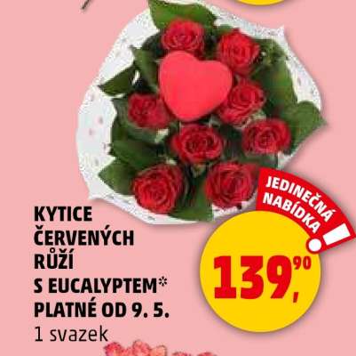 Kytice červených růží s eucalyptem